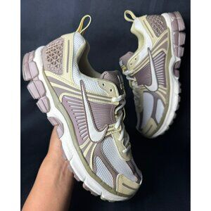 ❤️H75 SIZE 7Y / 8.5 WOMEN'S NIKE VOMERO 5 PALE IVORY HV6009 111